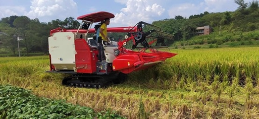 农业农村信息化与农业机械服务的融合创新